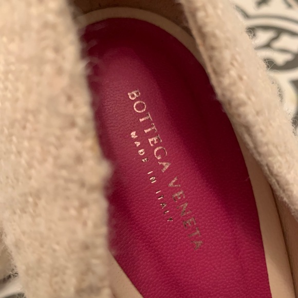 NWOB Bottega Veneta tweed crystal heel pumps. - Picture 5 of 7